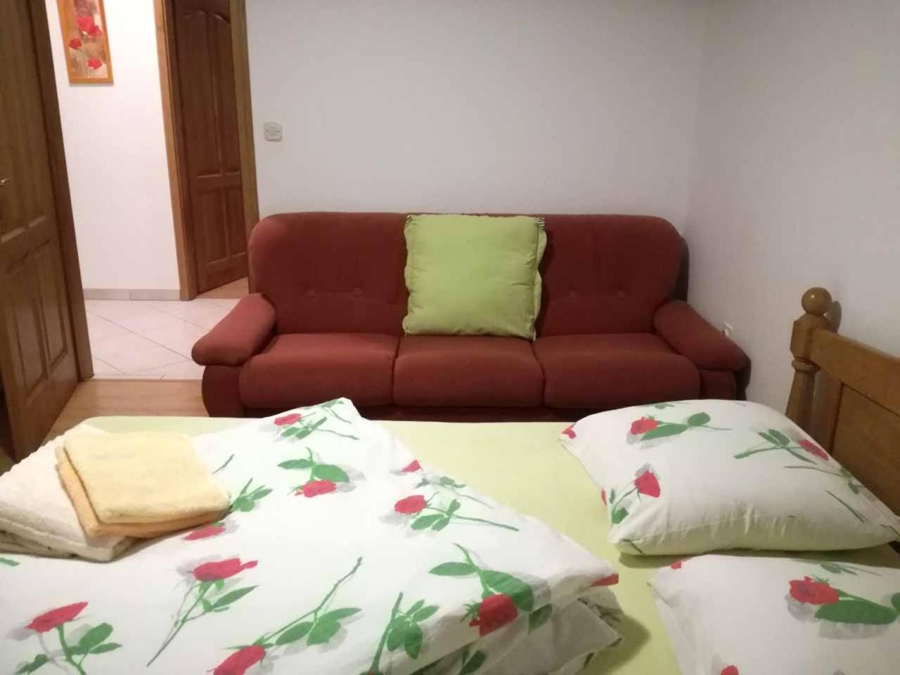 Apartments Rose Porec Bagian luar foto